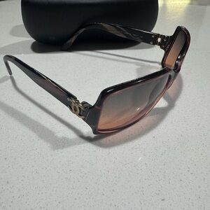 CHANEL Tortoise Sunglasses 5030 C633/78 58017 125/Case/Cloth/Box/EUC/WORN TWICE!